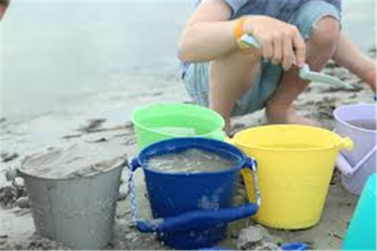 Set with bucket, rake and shovel